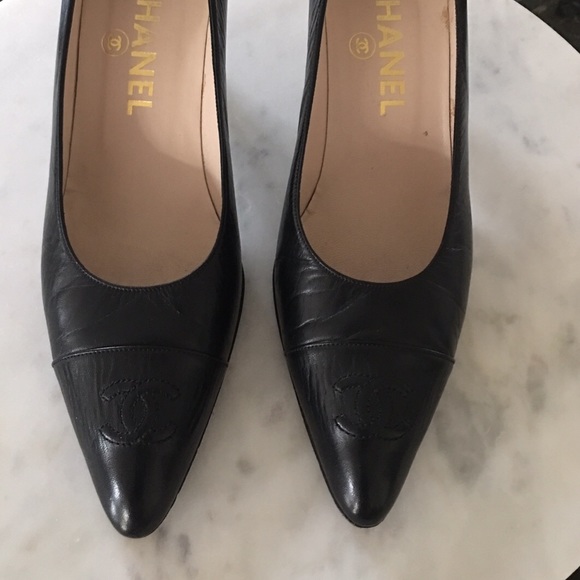CHANEL Shoes - Chanel Classic Vintage Black Leather Pumps